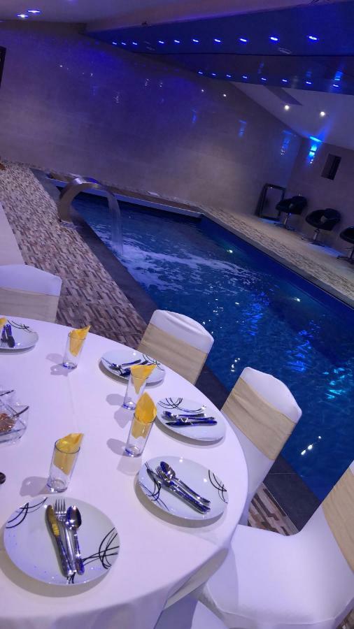 Appartement Chigwell Poolhouse *